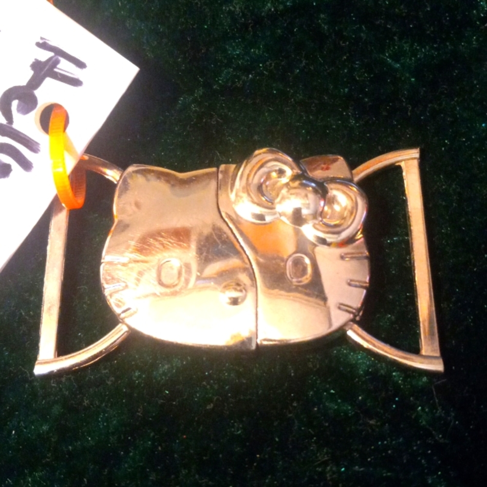 A-4 Hello Kitty belt buckle